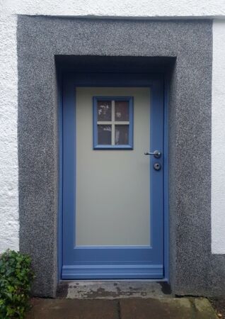 Haustür zweifarbig für Umgebindehaus hergestellt
